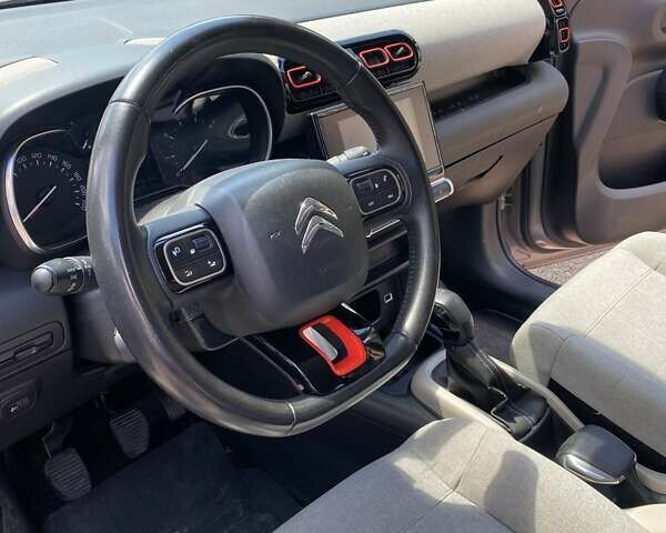 Серый Ситроен C3 Aircross, объемом двигателя 1.2 л и пробегом 140 тыс. км за 10900 $, фото 3 на Automoto.ua