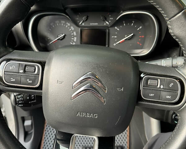 Серый Ситроен C3 Aircross, объемом двигателя 1.2 л и пробегом 149 тыс. км за 13250 $, фото 12 на Automoto.ua