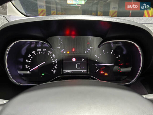 Сірий Сітроен C3 Aircross, об'ємом двигуна 1.2 л та пробігом 1 тис. км за 16072 $, фото 6 на Automoto.ua