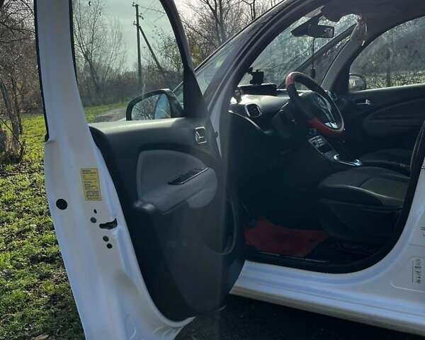 Білий Сітроен С3 Пікассо, об'ємом двигуна 1.4 л та пробігом 162 тис. км за 5000 $, фото 18 на Automoto.ua