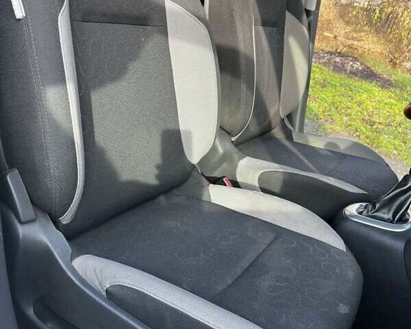 Білий Сітроен С3 Пікассо, об'ємом двигуна 1.4 л та пробігом 162 тис. км за 5000 $, фото 4 на Automoto.ua