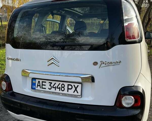 Білий Сітроен С3 Пікассо, об'ємом двигуна 1.4 л та пробігом 162 тис. км за 5000 $, фото 12 на Automoto.ua
