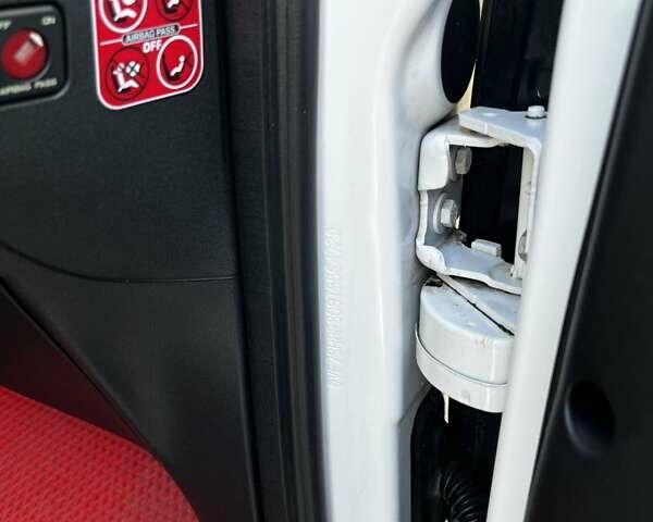 Білий Сітроен С3 Пікассо, об'ємом двигуна 1.4 л та пробігом 162 тис. км за 5000 $, фото 25 на Automoto.ua