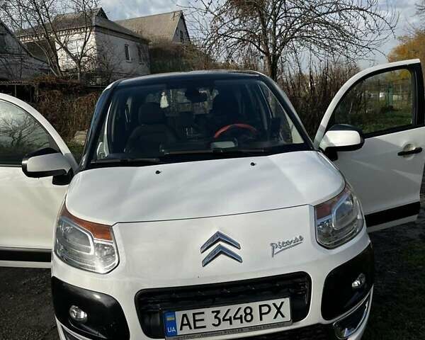 Білий Сітроен С3 Пікассо, об'ємом двигуна 1.4 л та пробігом 162 тис. км за 5000 $, фото 1 на Automoto.ua