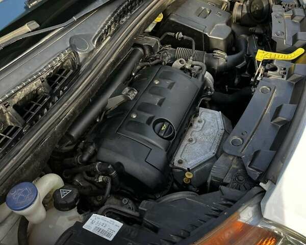 Білий Сітроен С3 Пікассо, об'ємом двигуна 1.4 л та пробігом 162 тис. км за 5000 $, фото 22 на Automoto.ua