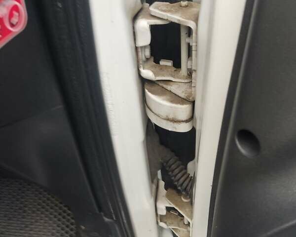 Білий Сітроен С3 Пікассо, об'ємом двигуна 1.6 л та пробігом 218 тис. км за 5200 $, фото 10 на Automoto.ua