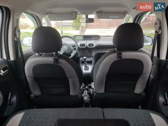 Білий Сітроен С3 Пікассо, об'ємом двигуна 1.6 л та пробігом 218 тис. км за 5200 $, фото 22 на Automoto.ua