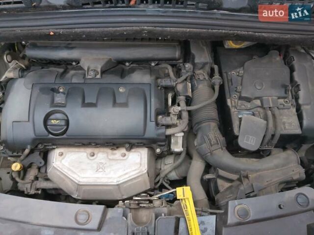 Белый Ситроен С3 Пикассо, объемом двигателя 1.4 л и пробегом 114 тыс. км за 4500 $, фото 1 на Automoto.ua