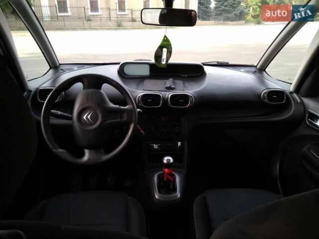 Білий Сітроен С3 Пікассо, об'ємом двигуна 1.4 л та пробігом 130 тис. км за 8200 $, фото 5 на Automoto.ua