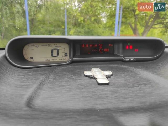 Белый Ситроен С3 Пикассо, объемом двигателя 1.6 л и пробегом 265 тыс. км за 6000 $, фото 14 на Automoto.ua