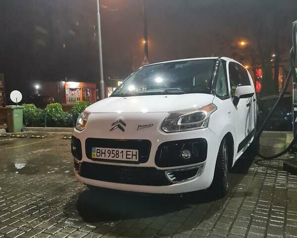 Белый Ситроен С3 Пикассо, объемом двигателя 1.56 л и пробегом 189 тыс. км за 7000 $, фото 11 на Automoto.ua