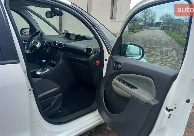 Білий Сітроен С3 Пікассо, об'ємом двигуна 1.56 л та пробігом 335 тис. км за 6700 $, фото 4 на Automoto.ua