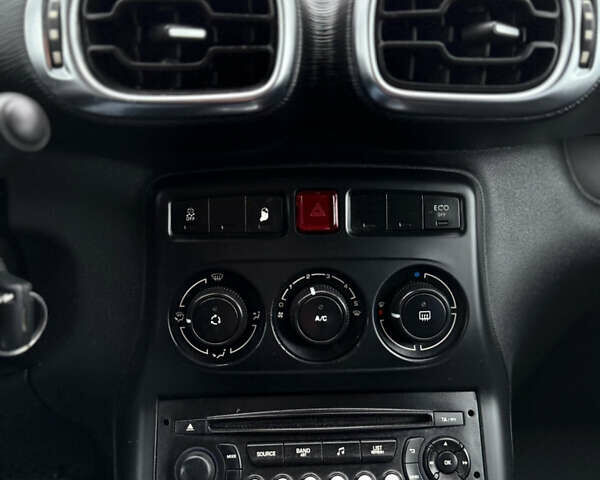 Белый Ситроен С3 Пикассо, объемом двигателя 1.56 л и пробегом 163 тыс. км за 7499 $, фото 12 на Automoto.ua