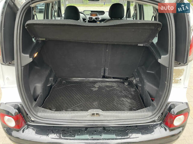 Белый Ситроен С3 Пикассо, объемом двигателя 1.56 л и пробегом 278 тыс. км за 7000 $, фото 12 на Automoto.ua