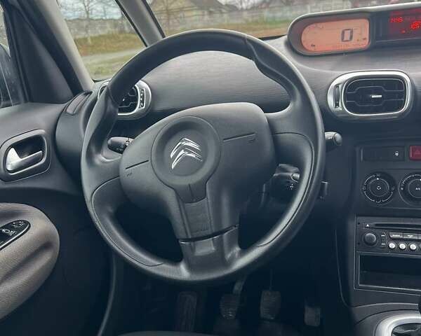 Белый Ситроен С3 Пикассо, объемом двигателя 1.56 л и пробегом 84 тыс. км за 8900 $, фото 15 на Automoto.ua