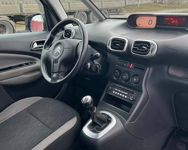 Белый Ситроен С3 Пикассо, объемом двигателя 1.56 л и пробегом 84 тыс. км за 8900 $, фото 18 на Automoto.ua