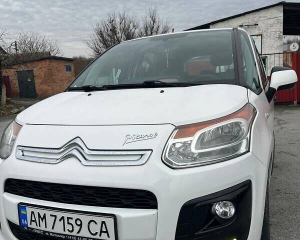 Белый Ситроен С3 Пикассо, объемом двигателя 1.56 л и пробегом 84 тыс. км за 8900 $, фото 2 на Automoto.ua