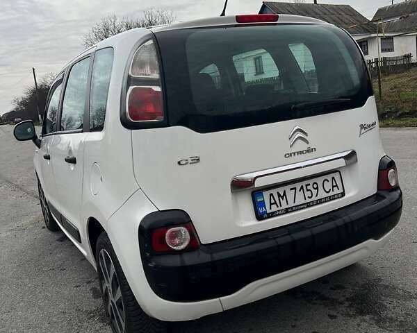 Белый Ситроен С3 Пикассо, объемом двигателя 1.56 л и пробегом 84 тыс. км за 8900 $, фото 4 на Automoto.ua