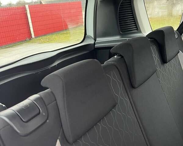 Белый Ситроен С3 Пикассо, объемом двигателя 1.56 л и пробегом 84 тыс. км за 8900 $, фото 20 на Automoto.ua