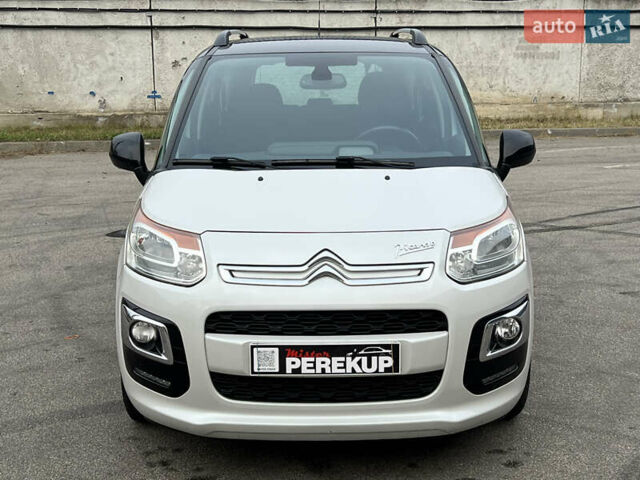 Белый Ситроен С3 Пикассо, объемом двигателя 1.2 л и пробегом 202 тыс. км за 6200 $, фото 1 на Automoto.ua