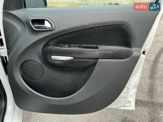 Белый Ситроен С3 Пикассо, объемом двигателя 1.2 л и пробегом 202 тыс. км за 6200 $, фото 15 на Automoto.ua