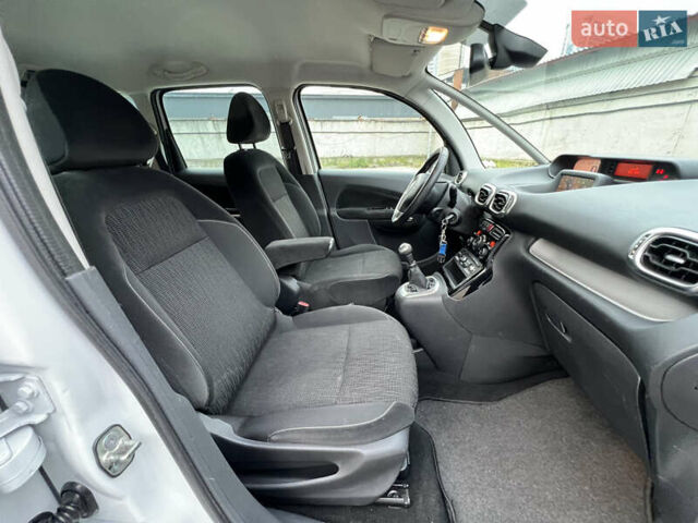 Белый Ситроен С3 Пикассо, объемом двигателя 1.2 л и пробегом 202 тыс. км за 6200 $, фото 16 на Automoto.ua