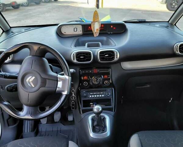 Белый Ситроен С3 Пикассо, объемом двигателя 1.6 л и пробегом 181 тыс. км за 8750 $, фото 14 на Automoto.ua