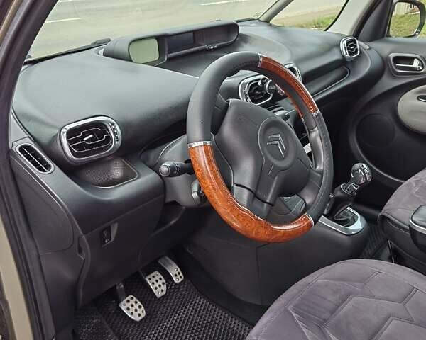 Бежевый Ситроен С3 Пикассо, объемом двигателя 1.6 л и пробегом 212 тыс. км за 4950 $, фото 4 на Automoto.ua