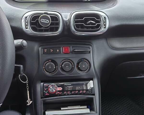 Бежевый Ситроен С3 Пикассо, объемом двигателя 1.6 л и пробегом 212 тыс. км за 4950 $, фото 11 на Automoto.ua