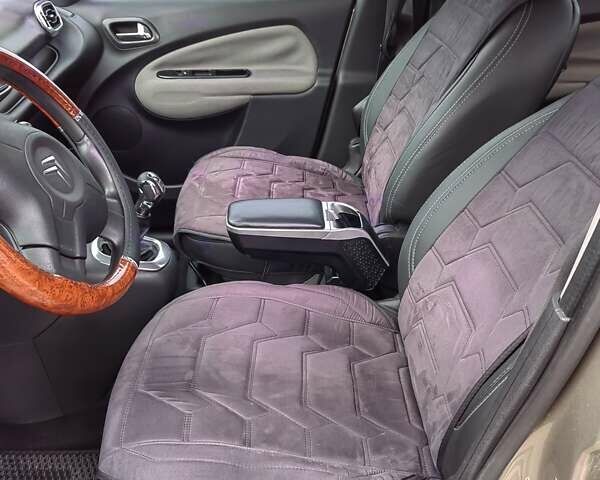 Бежевый Ситроен С3 Пикассо, объемом двигателя 1.6 л и пробегом 212 тыс. км за 4950 $, фото 5 на Automoto.ua