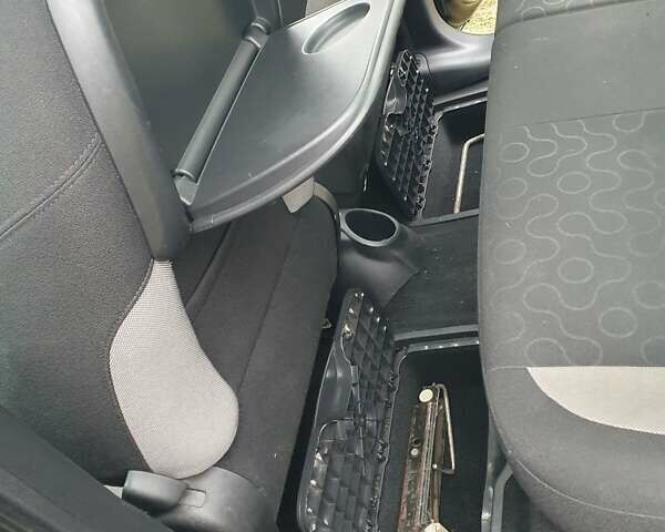 Чорний Сітроен С3 Пікассо, об'ємом двигуна 1.6 л та пробігом 191 тис. км за 4800 $, фото 13 на Automoto.ua