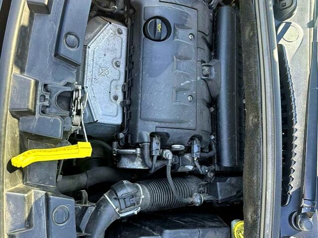 Чорний Сітроен С3 Пікассо, об'ємом двигуна 1.4 л та пробігом 186 тис. км за 6300 $, фото 12 на Automoto.ua