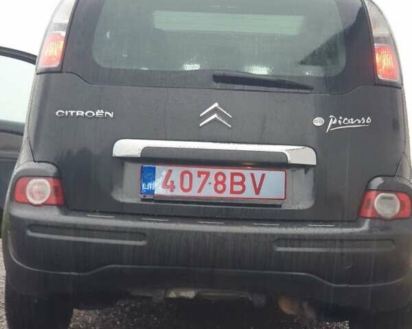 Чорний Сітроен С3 Пікассо, об'ємом двигуна 1.6 л та пробігом 191 тис. км за 4800 $, фото 5 на Automoto.ua