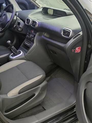 Черный Ситроен С3 Пикассо, объемом двигателя 1.4 л и пробегом 175 тыс. км за 5500 $, фото 33 на Automoto.ua