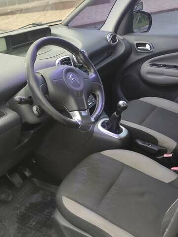 Черный Ситроен С3 Пикассо, объемом двигателя 1.4 л и пробегом 175 тыс. км за 5500 $, фото 6 на Automoto.ua