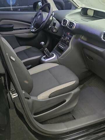 Черный Ситроен С3 Пикассо, объемом двигателя 1.4 л и пробегом 175 тыс. км за 5500 $, фото 32 на Automoto.ua