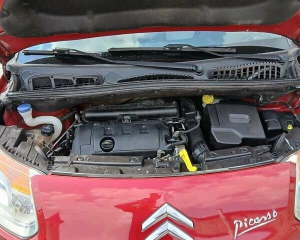 Червоний Сітроен С3 Пікассо, об'ємом двигуна 1.4 л та пробігом 225 тис. км за 5300 $, фото 11 на Automoto.ua