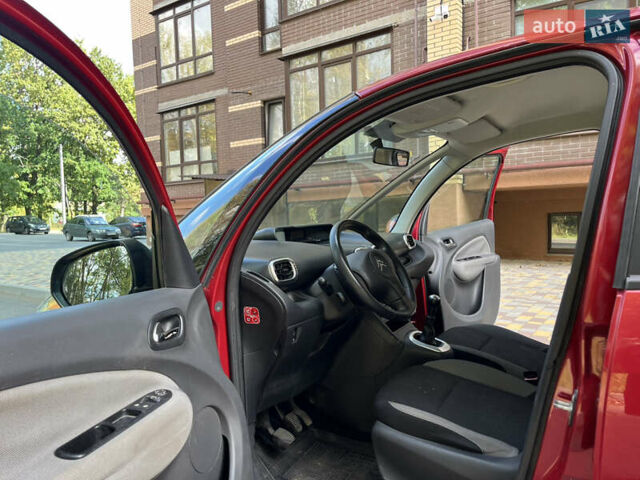 Червоний Сітроен С3 Пікассо, об'ємом двигуна 1.6 л та пробігом 244 тис. км за 5200 $, фото 21 на Automoto.ua