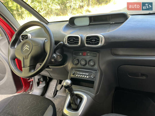 Червоний Сітроен С3 Пікассо, об'ємом двигуна 1.6 л та пробігом 244 тис. км за 4900 $, фото 26 на Automoto.ua