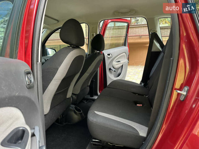 Червоний Сітроен С3 Пікассо, об'ємом двигуна 1.6 л та пробігом 244 тис. км за 5200 $, фото 27 на Automoto.ua