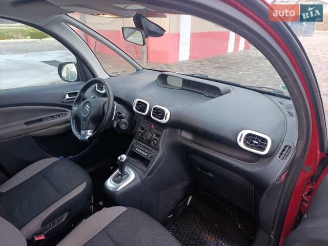 Красный Ситроен С3 Пикассо, объемом двигателя 1.6 л и пробегом 142 тыс. км за 6200 $, фото 5 на Automoto.ua