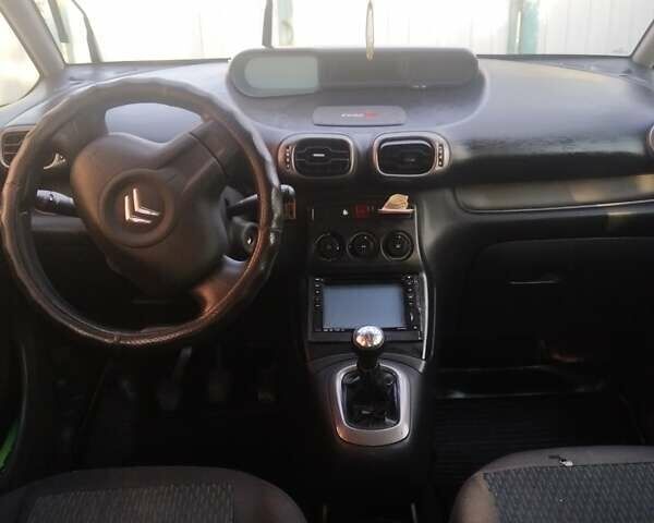 Ситроен С3 Пикассо, объемом двигателя 1.4 л и пробегом 211 тыс. км за 5800 $, фото 2 на Automoto.ua