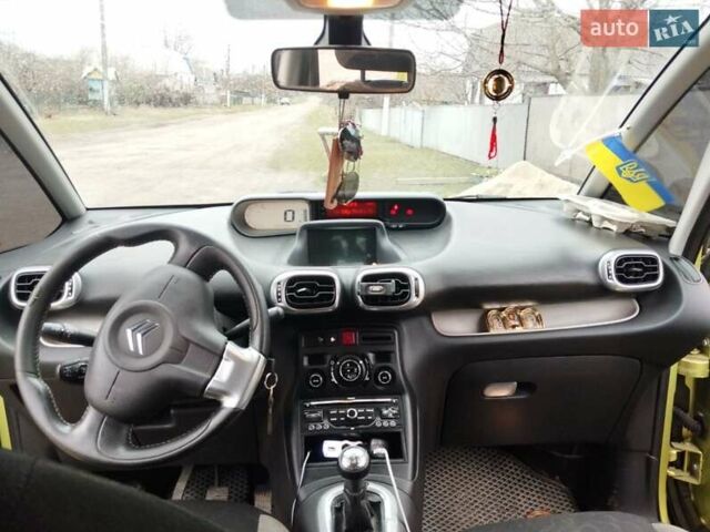 Жовтий Сітроен С3 Пікассо, об'ємом двигуна 1.4 л та пробігом 209 тис. км за 5300 $, фото 7 на Automoto.ua