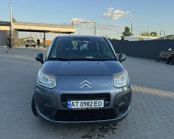 Серый Ситроен С3 Пикассо, объемом двигателя 1.4 л и пробегом 210 тыс. км за 5500 $, фото 4 на Automoto.ua