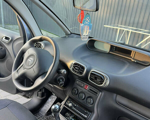 Серый Ситроен С3 Пикассо, объемом двигателя 1.4 л и пробегом 210 тыс. км за 5500 $, фото 8 на Automoto.ua