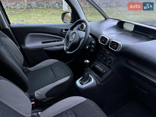 Серый Ситроен С3 Пикассо, объемом двигателя 0 л и пробегом 146 тыс. км за 4500 $, фото 18 на Automoto.ua