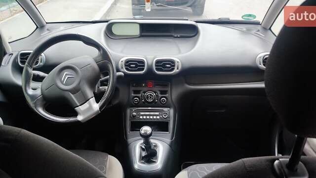 Сірий Сітроен С3 Пікассо, об'ємом двигуна 1.4 л та пробігом 159 тис. км за 5800 $, фото 7 на Automoto.ua