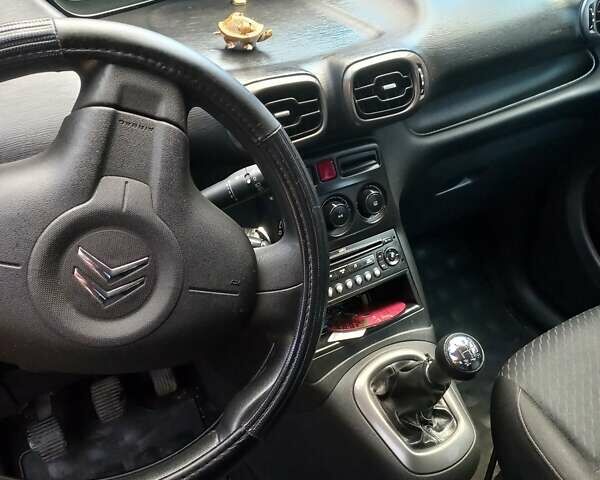 Серый Ситроен С3 Пикассо, объемом двигателя 1.4 л и пробегом 190 тыс. км за 3600 $, фото 9 на Automoto.ua