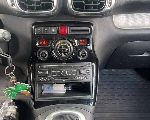 Серый Ситроен С3 Пикассо, объемом двигателя 1.56 л и пробегом 220 тыс. км за 6000 $, фото 5 на Automoto.ua