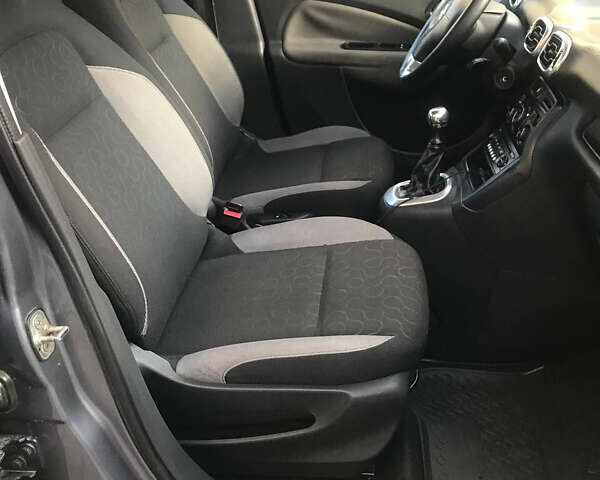 Сірий Сітроен С3 Пікассо, об'ємом двигуна 1.4 л та пробігом 168 тис. км за 5400 $, фото 25 на Automoto.ua